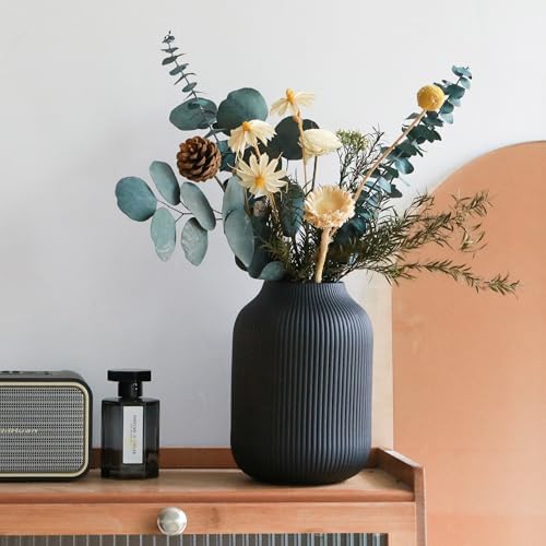 Flature Ceramic Vase with Grooves - Matte Black 20cm Tall