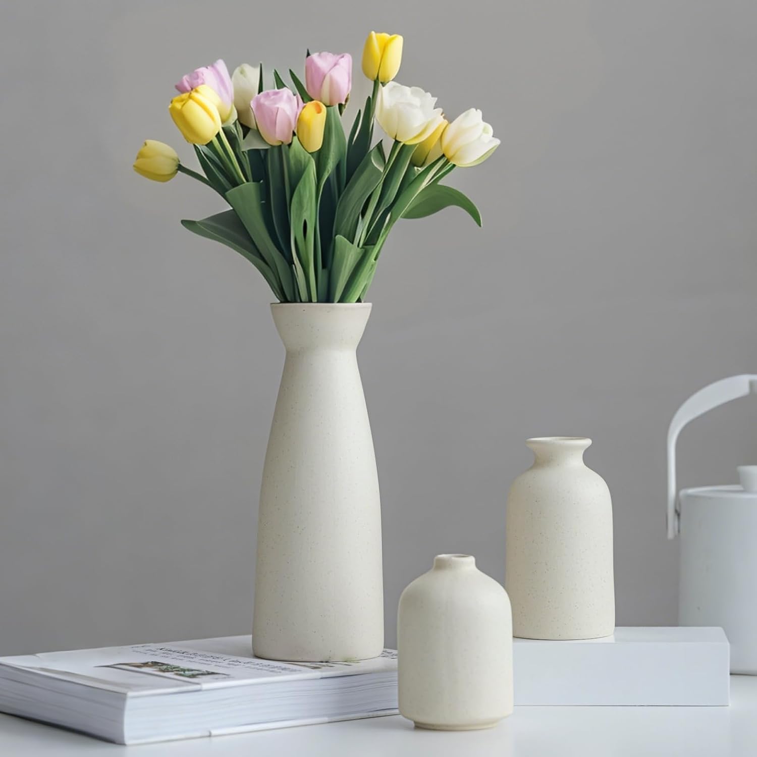 Tinctotnic Distressed Ceramic Vase Set of 3 Beige
