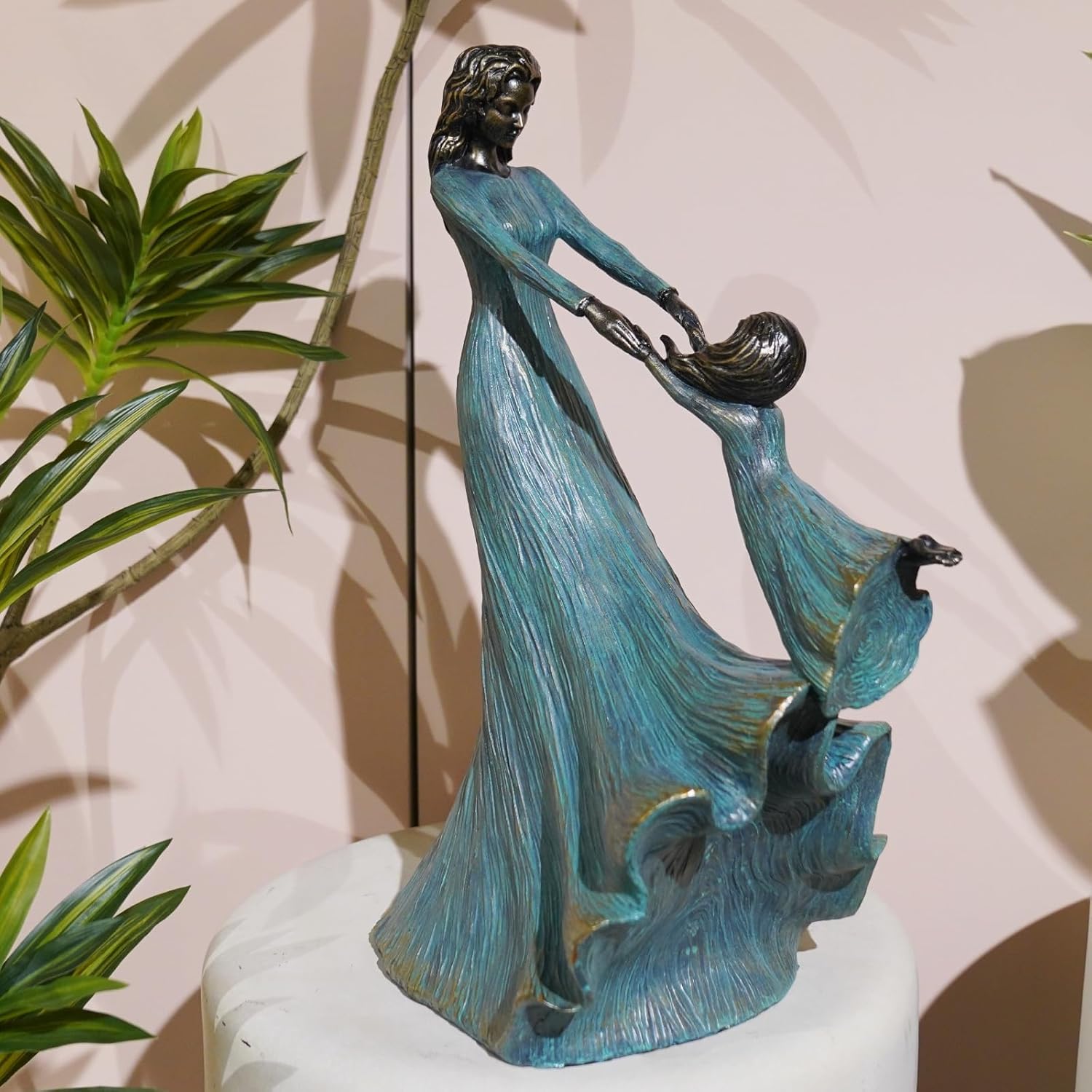 Braxio Mom and Child Playing Figurine - Blue