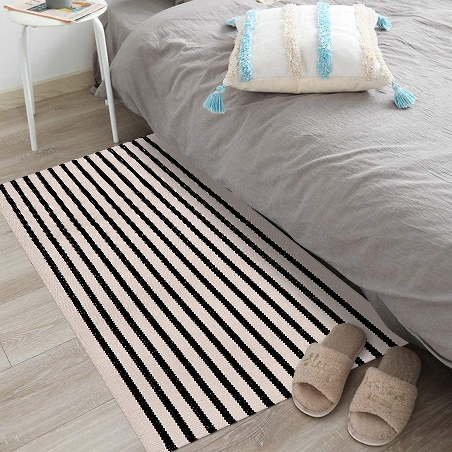 LEEVAN Black and White Striped Outdoor Rug 24x51
